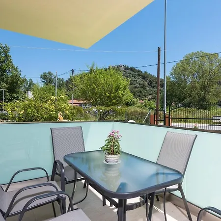 アパート Laskaridis